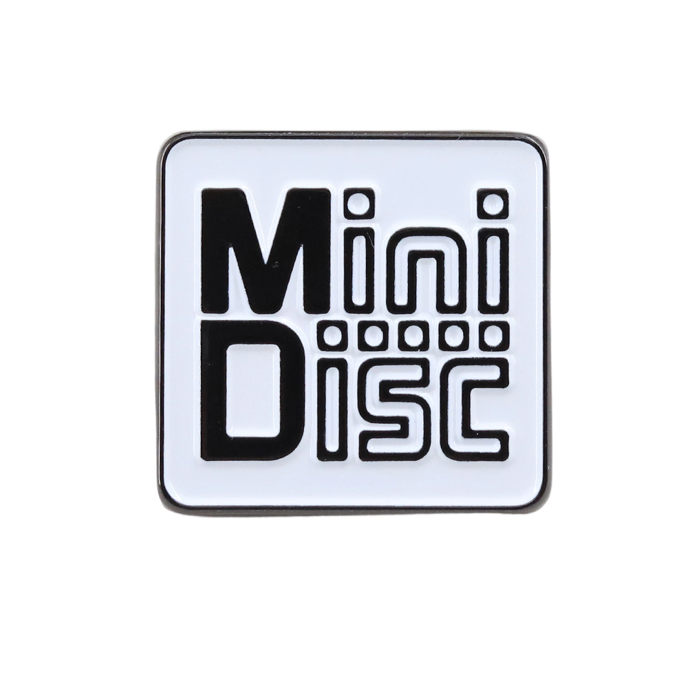 Tech Accessories Backpack - Przypinka emaliowana Vintage MiniDisc MD Logo